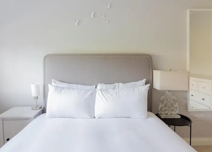 Nyaraló Guestready - Tranquil Retreat In Kimmage Dublin